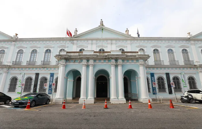 PMB revoga Estatutos do Servidor e Magistério e ATS volta ao salário