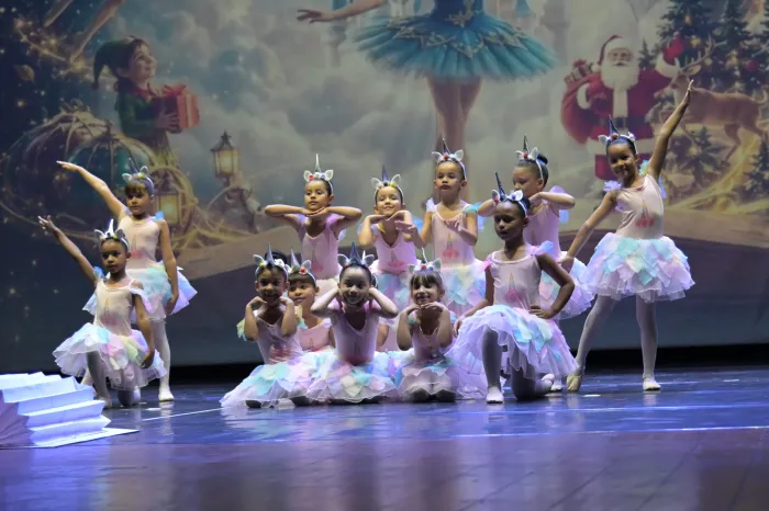 Sonho de bailarinas vira realidade no Glauce Rocha 