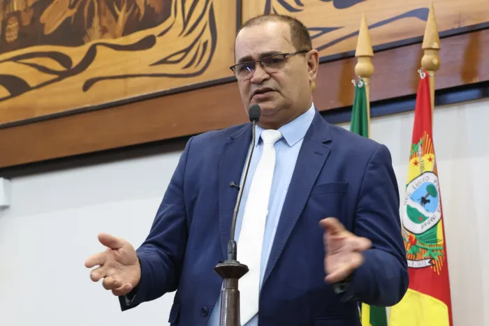 Tanízio Sá aborda situação de Plácido de Castro, atendimento na saúde e déficit previdenciário na Aleac