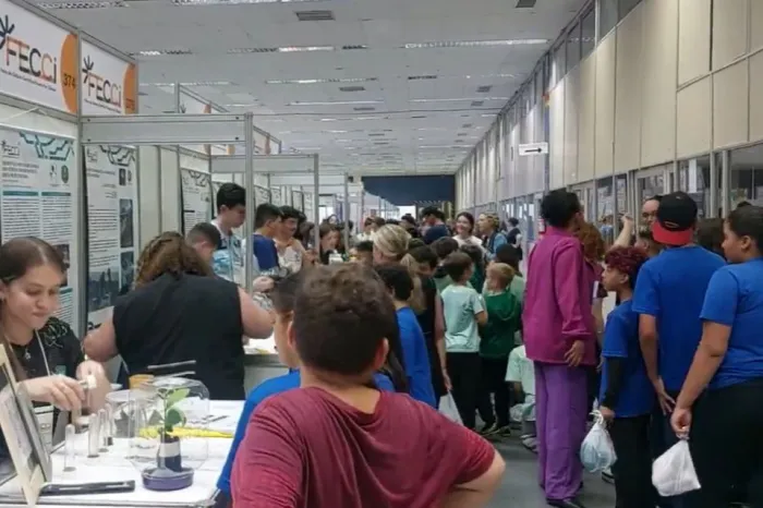 Feira reunirá milhares de estudantes em um grande encontro de ciência em Curitiba