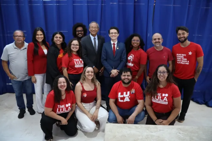 Vereadores Franklin, Elias Ishy e assessores comemoram votação expressiva do presidente Lula