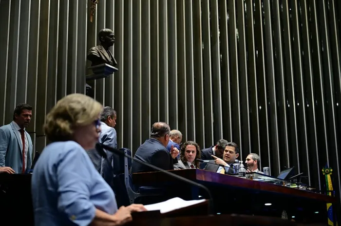 Pacote de apoio a agricultura, transporte e aviação vai à sanção presidencial