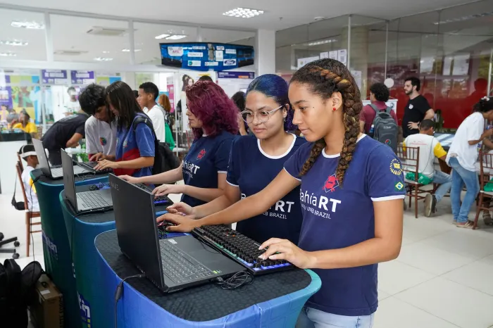 Robótica, experiências científicas e protagonismo feminino marcam encerramento da SNCT em Salvador