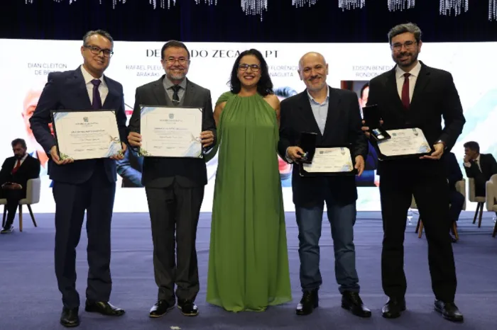 Zeca do PT homenageia quatro personalidades com Títulos e Comendas do Mérito Legislativo