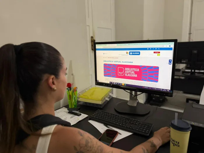 Plataforma digital aproxima leitores da produção literária alagoana e amplia a preservação do patrimônio bibliográfico estadual - Tatiane Almeida e Lucas Borges