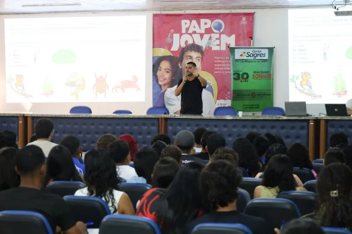 Solidariedade: Prefeitura de Petrolina reúne cerca de 300 jovens em aulão preparatório para o ENEM