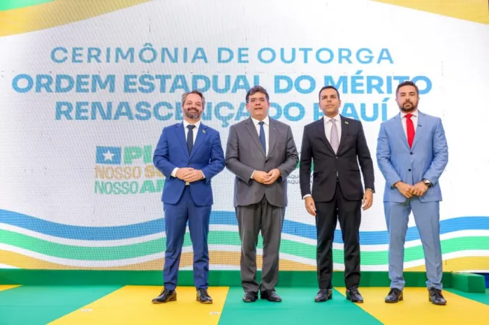 Rafael Fonteles homenageia 29 personalidades com a Ordem Estadual do Mérito Renascença