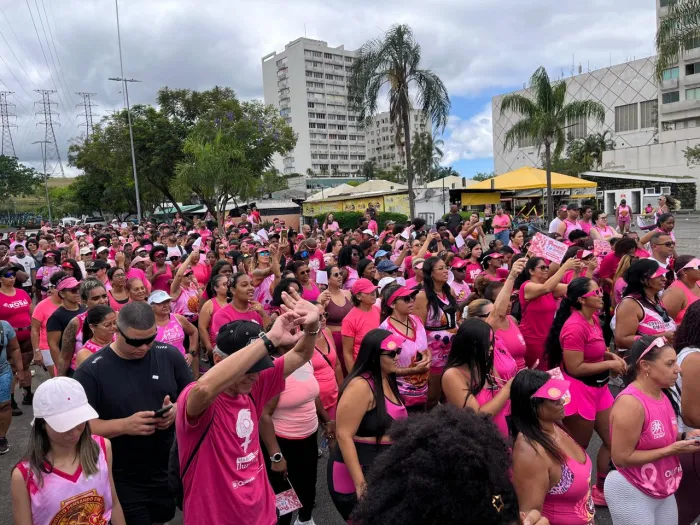 Cerca de oitocentas pessoas participaram do evento de conscientização sobre prevenção e diagnóstico precoce do câncer de mama - Divulgação / Prefeitura do Rio